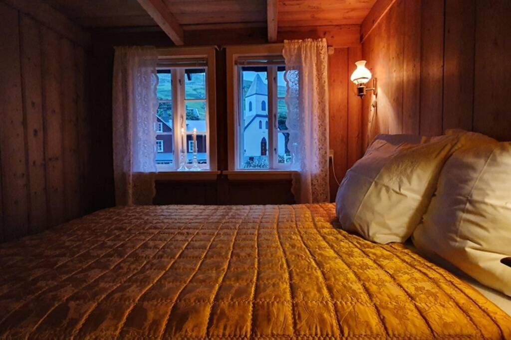 Charming And Authentic Heritage Retreat In Kvivik - Right Next To The River Exteriör bild